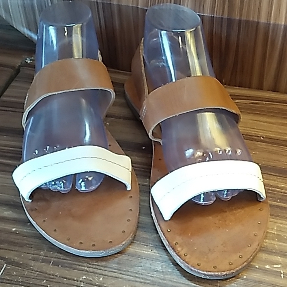 Frye 10M leather made in Mexico sandals